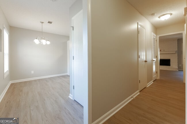 Building Photo - 8071 Creekstone Way