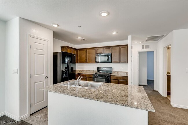 Building Photo - 4496 Pencester St