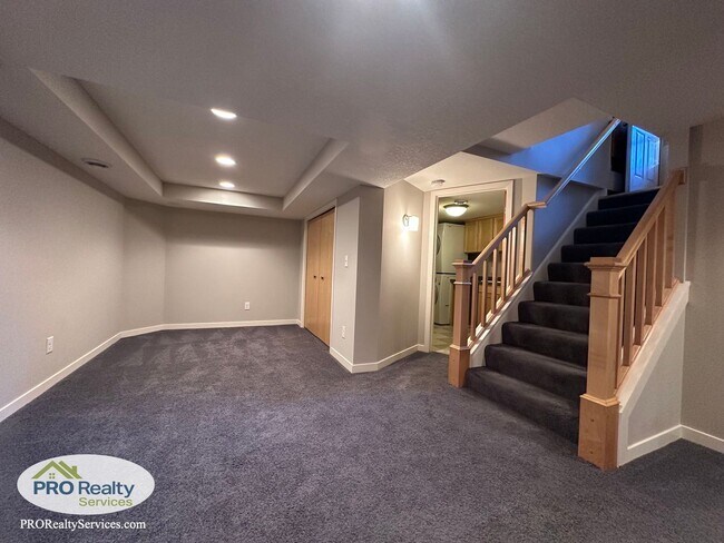 Building Photo - 3 Bedroom House **$1,000.00 off December's Rent with a December 2025 Move In**