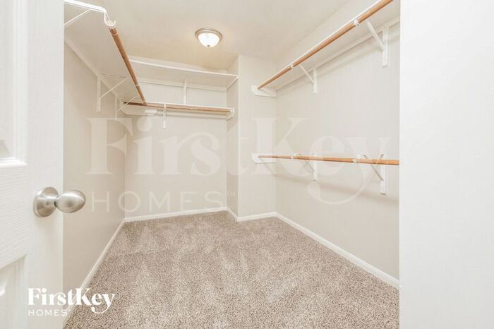 Building Photo - 8319 Loetsch Ridge Way