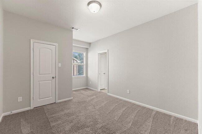 Building Photo - 134 Biltmore Loop