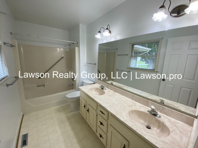 Building Photo - Spacious Hollins Four Bedroom w/ Finished Basement