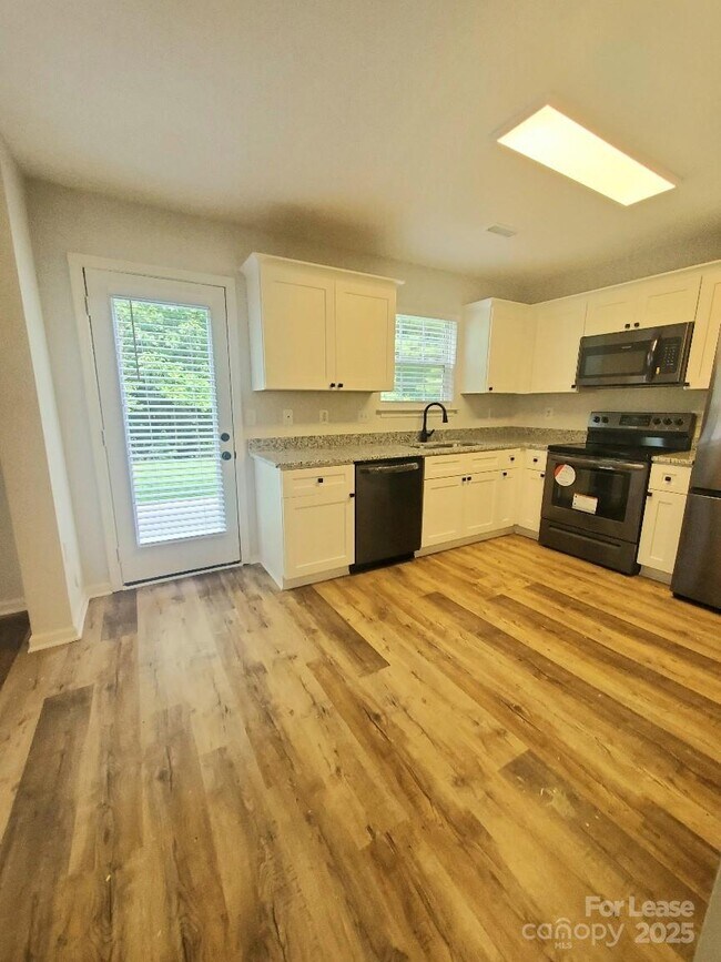 Building Photo - 5709 Kelden Walker Ln