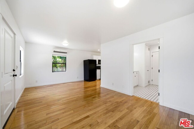 Building Photo - 1741 N Ave 46