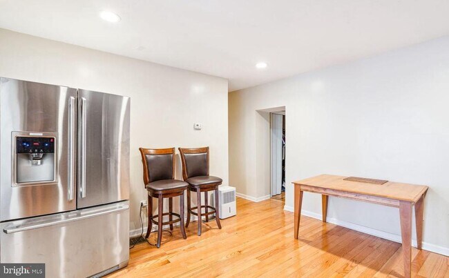 Building Photo - 1203 S 16th St