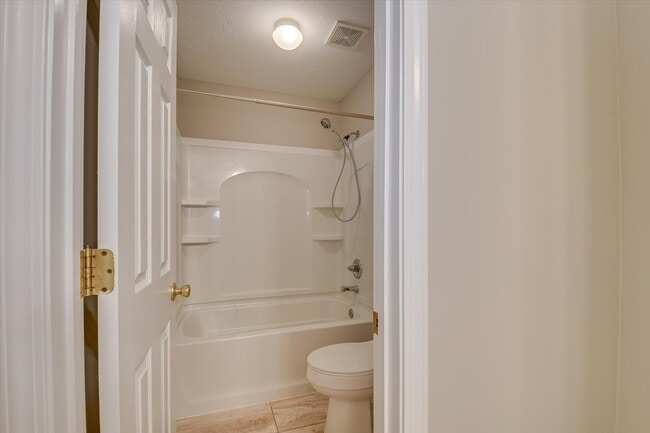 Building Photo - 1206 Bison Way