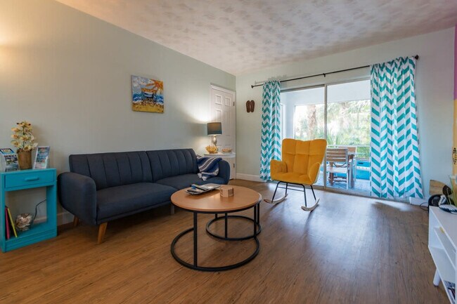 Primary Photo - 141 California Ave