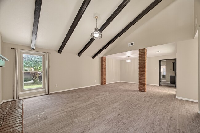 Building Photo - 7527 N Hollow Cir
