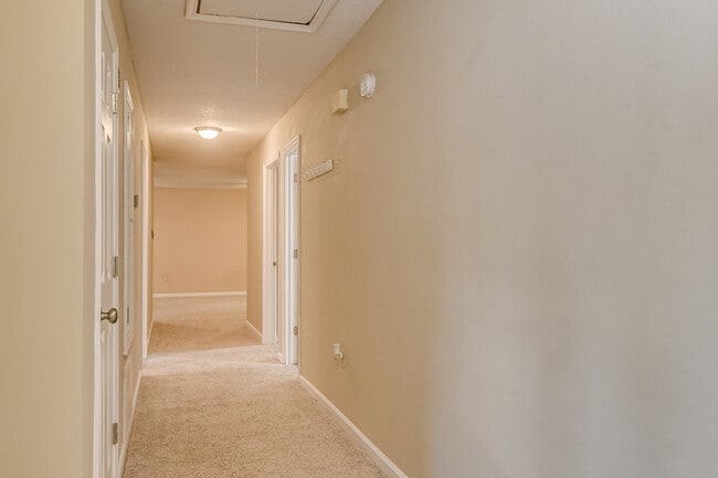 Building Photo - 4410 Goshen Lake Dr S