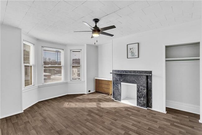 Building Photo - 1920 Middle St