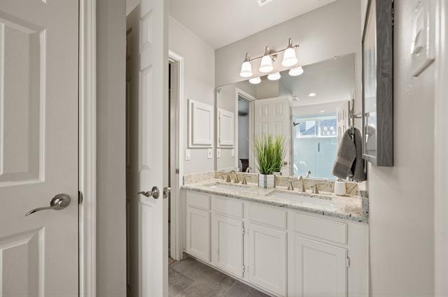 Building Photo - 1093 Woodbriar Dr