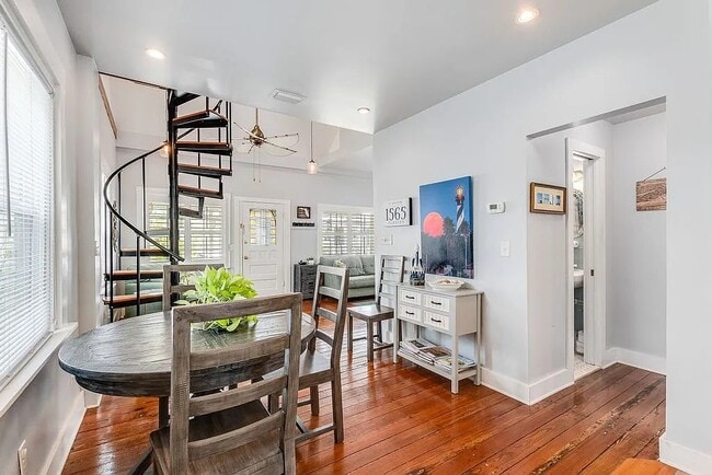 Building Photo - 76 Abbott St