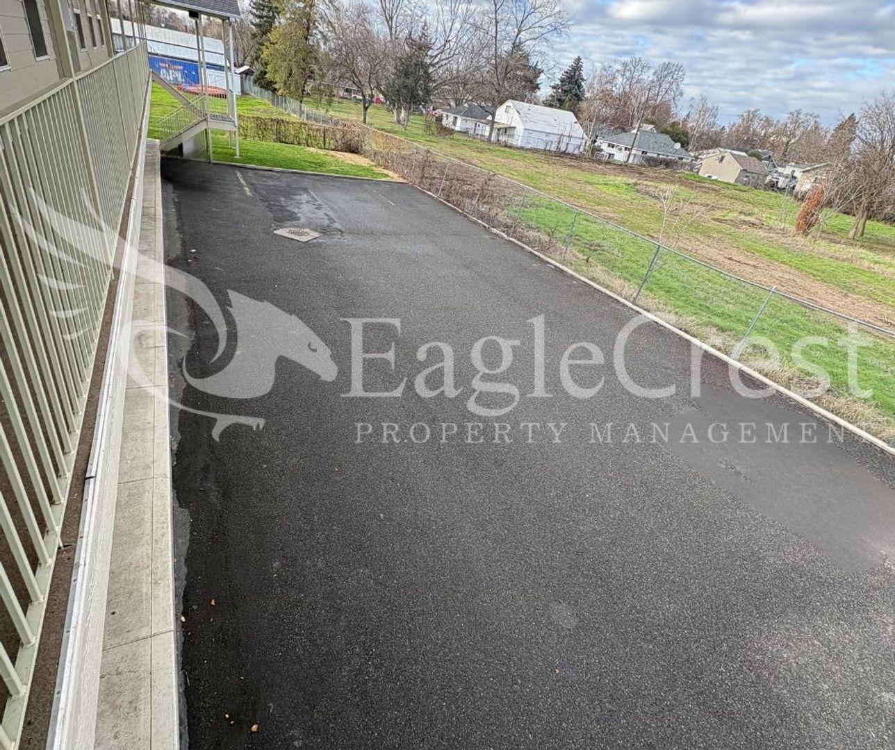 Building Photo - 706/708SCollege