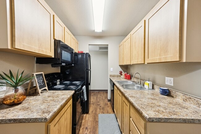 Building Photo - Glen at Hidden Valley