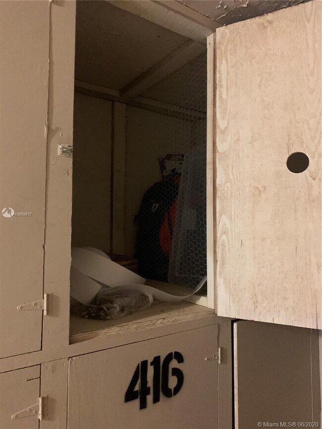 Building Photo - 9450 Poinciana Pl