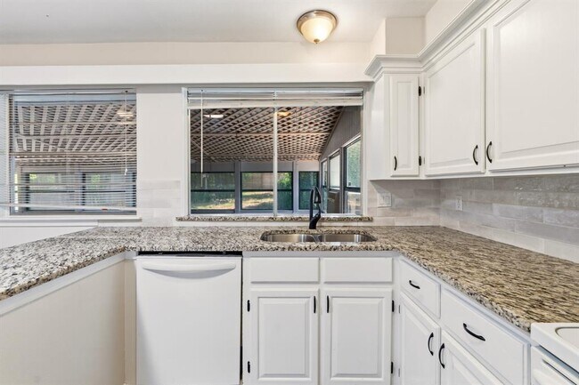 Building Photo - 1409 Desert Quail Ln