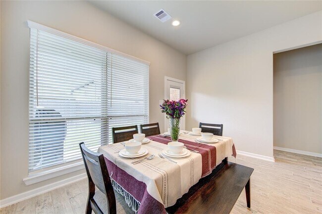 Building Photo - 6019 Bristlegrass Ln
