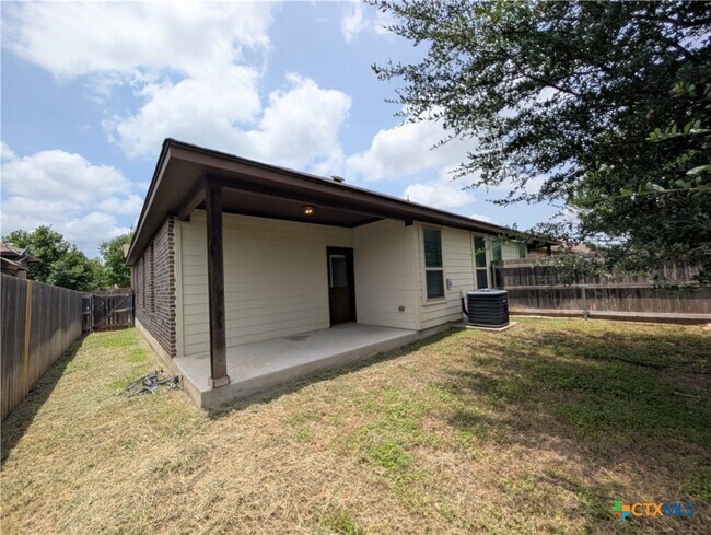 Building Photo - 546 Creekside Frst