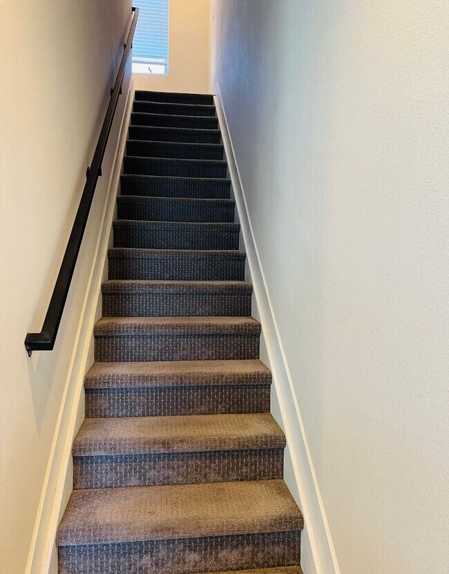 Building Photo - 3 Bed 3 1/2 Bath Townhouse in Denver's West Colfax Neighborhood