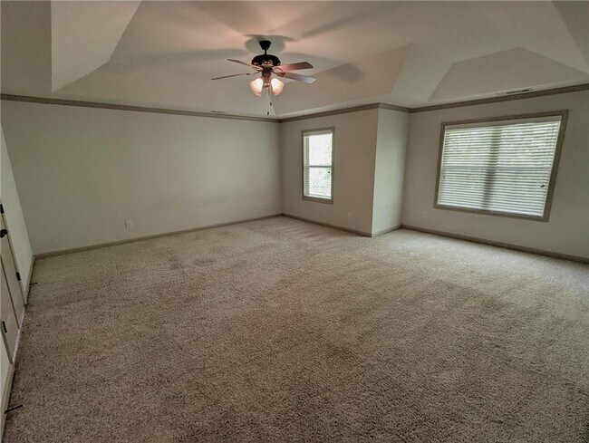 Building Photo - 4635 Belcrest Way