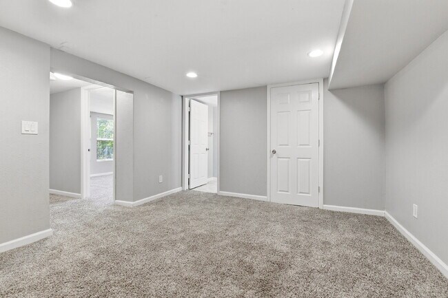 Building Photo - $2,120.95 with $300 off the first month's rent, 2 Beds - 2 Bath, Duplex in Lakewood with Cozy Car...