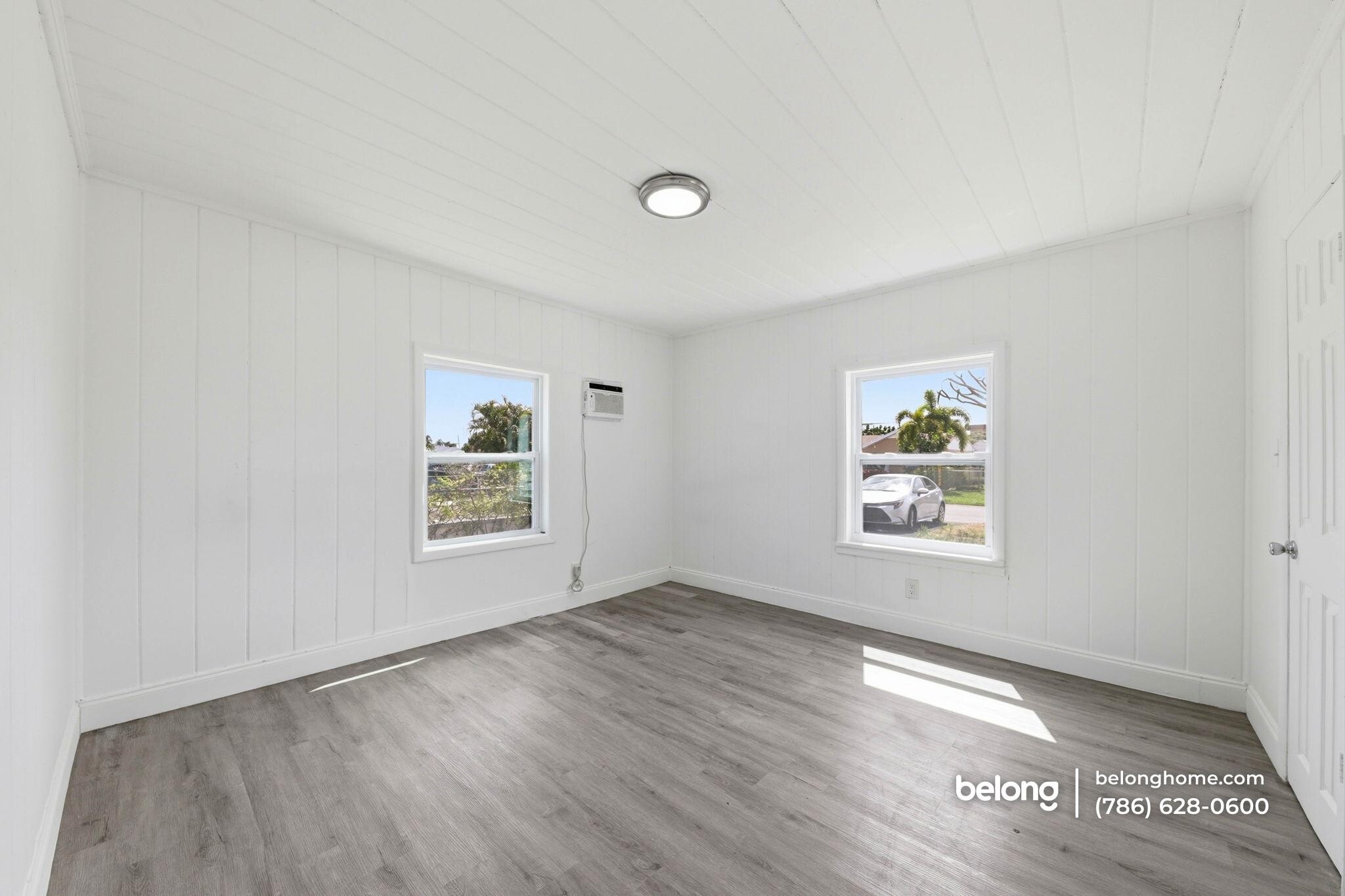 Building Photo - 170 W 23rd St