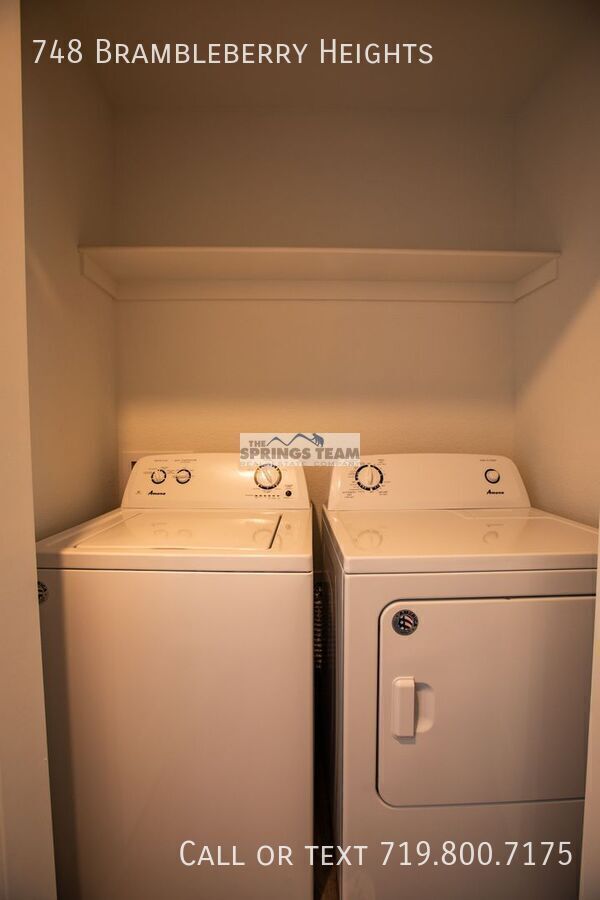 Building Photo - 748 Brambleberry Hts