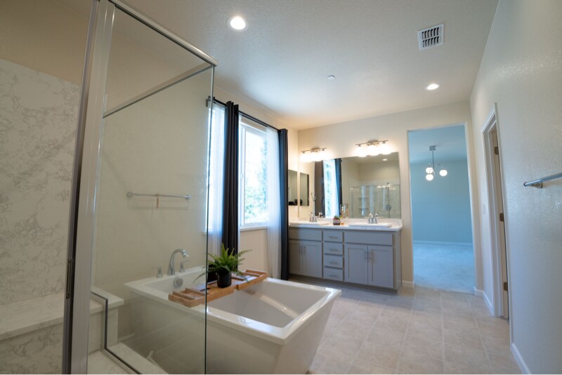 Building Photo - 3625 Blue Bird Dr