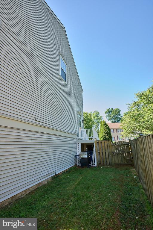 Building Photo - 46760 Hobblebush Terrace