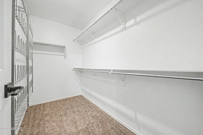 Building Photo - 16110 W Vale Dr