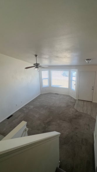 Building Photo - 4012 Grapevine Ln