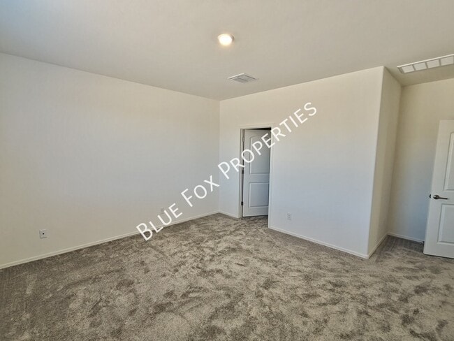 Building Photo - 9251 N Peridot Vis Ave