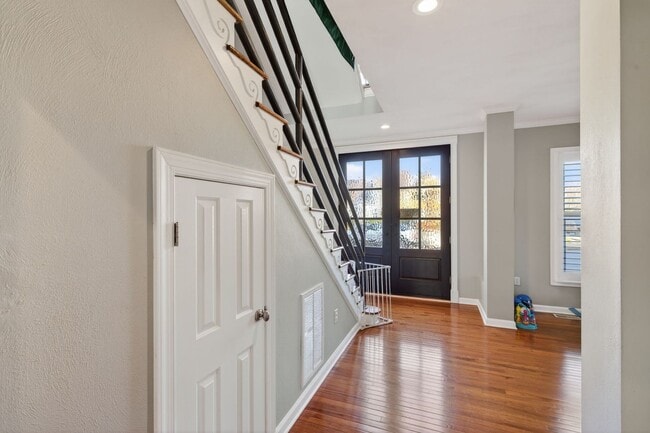 Building Photo - Elegant & Spacious Home Available in Church Point