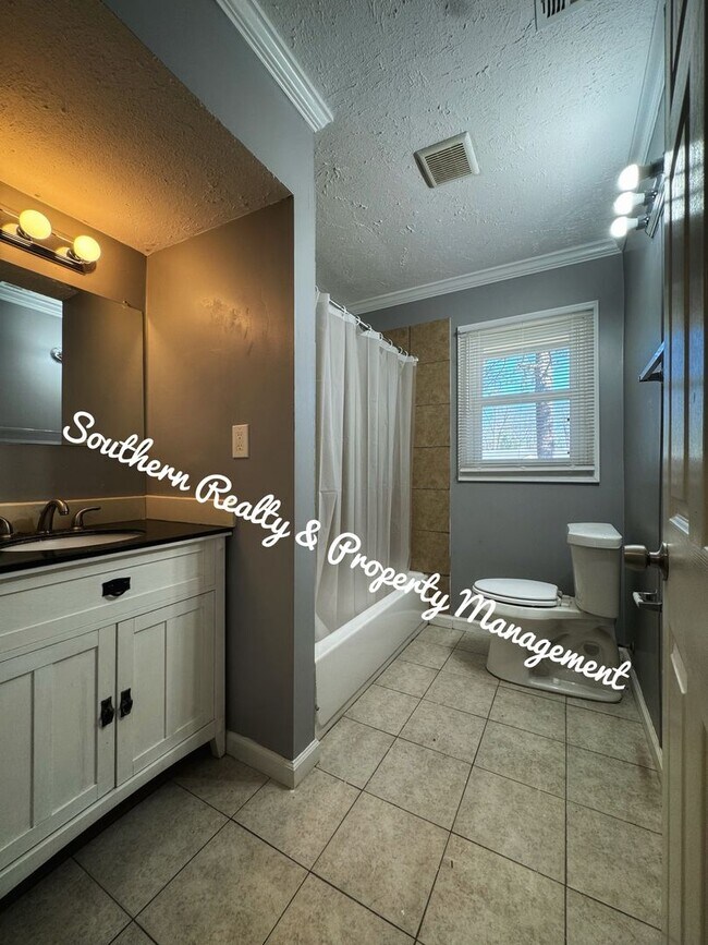 Building Photo - 1114 Druid Hills Dr