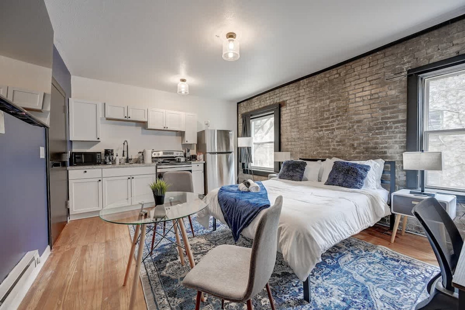 Building Photo - 1925 N Prospect Ave