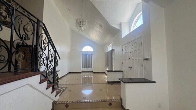 Building Photo - Elegant House in Playa Del ray