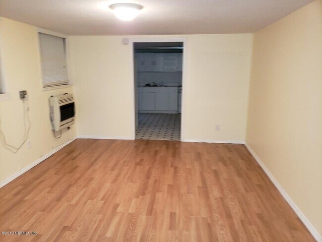 Building Photo - 6348 Hyde Grove Ave