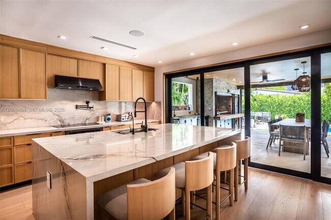 Building Photo - 115 SW 23rd Rd