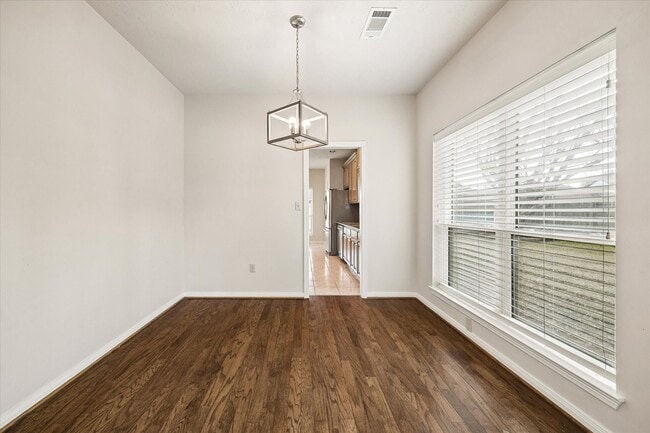 Building Photo - 806 Charles Pl