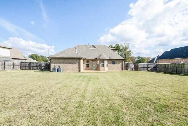 Building Photo - 2847 Flora Lee Dr