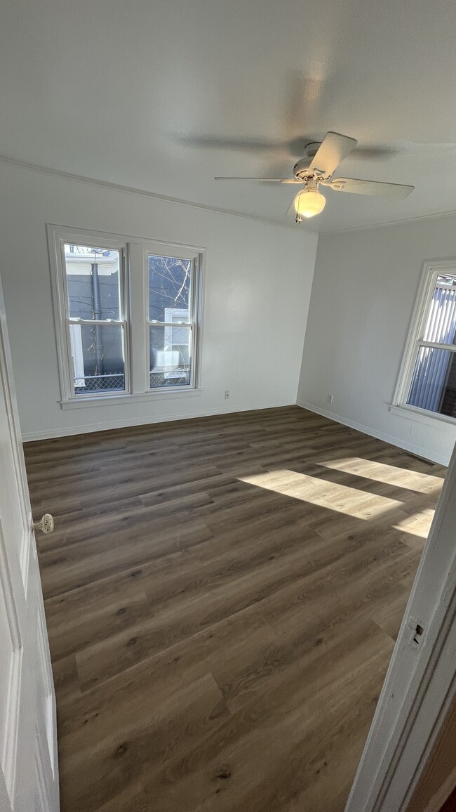 Front bedroom - 315 East Logan Avenue