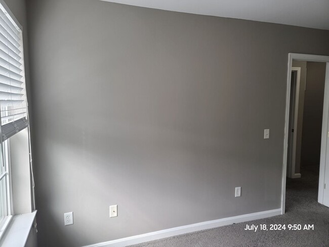 Building Photo - 3 Bedroom Townhouse for Rent in Waynesboro!
