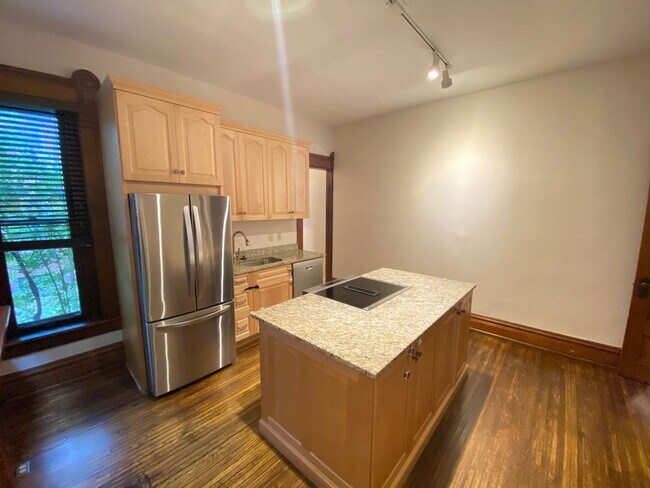Building Photo - Neil Ave 1043-1045 NCR