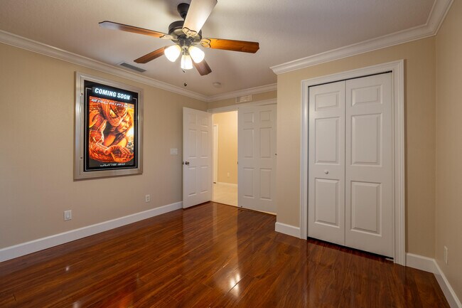 Building Photo - 1100 W 13th Square