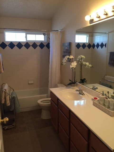 Building Photo - 3 Bedroom, 2 Bathroom Home near Unser & La...