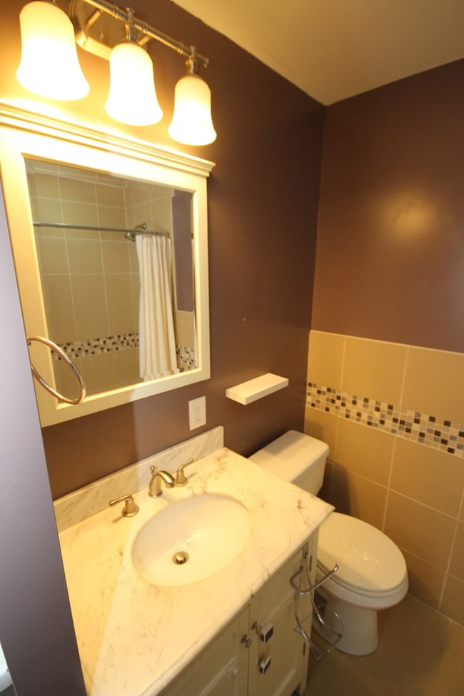 Building Photo - Coming Soon!!  Beautiful, well kept 3 bedr...