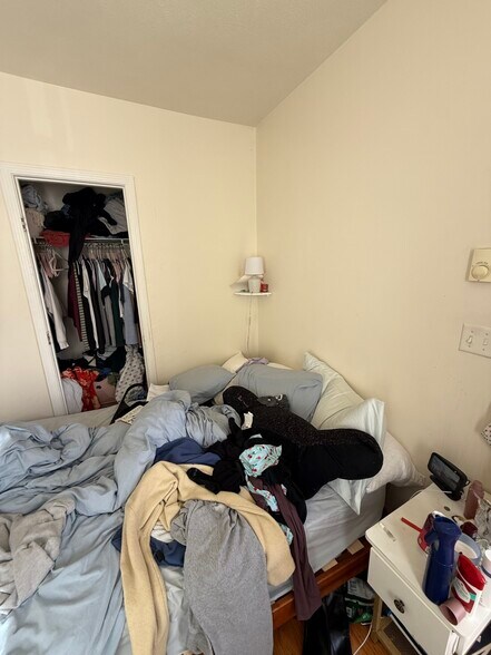 Building Photo - 37 Cooper St