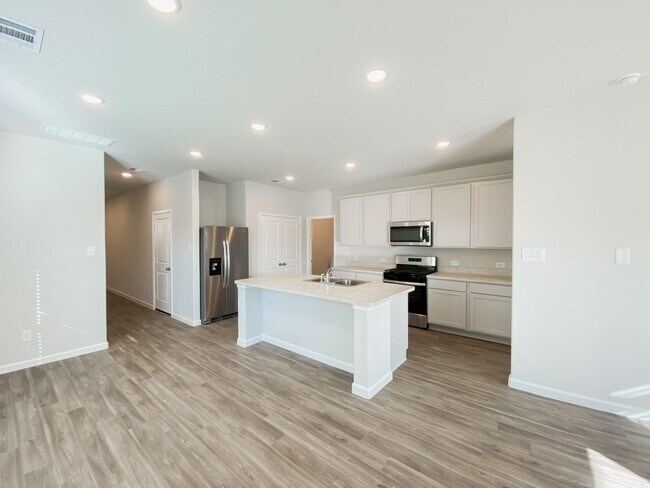 Building Photo - 16608 Aurora St