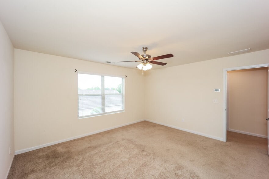 Building Photo - 380 Hamilton Pointe Dr