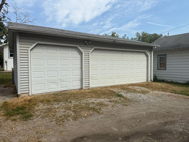 Building Photo - Charming 2 Bedroom, 1 Bath House for Rent ...